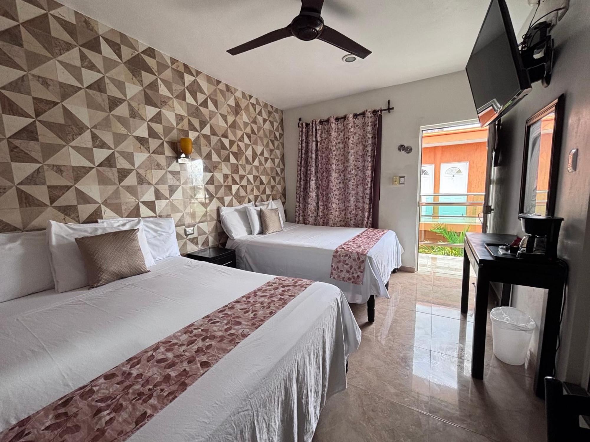 Hotel Posada Mercy Río Lagartos エクステリア 写真
