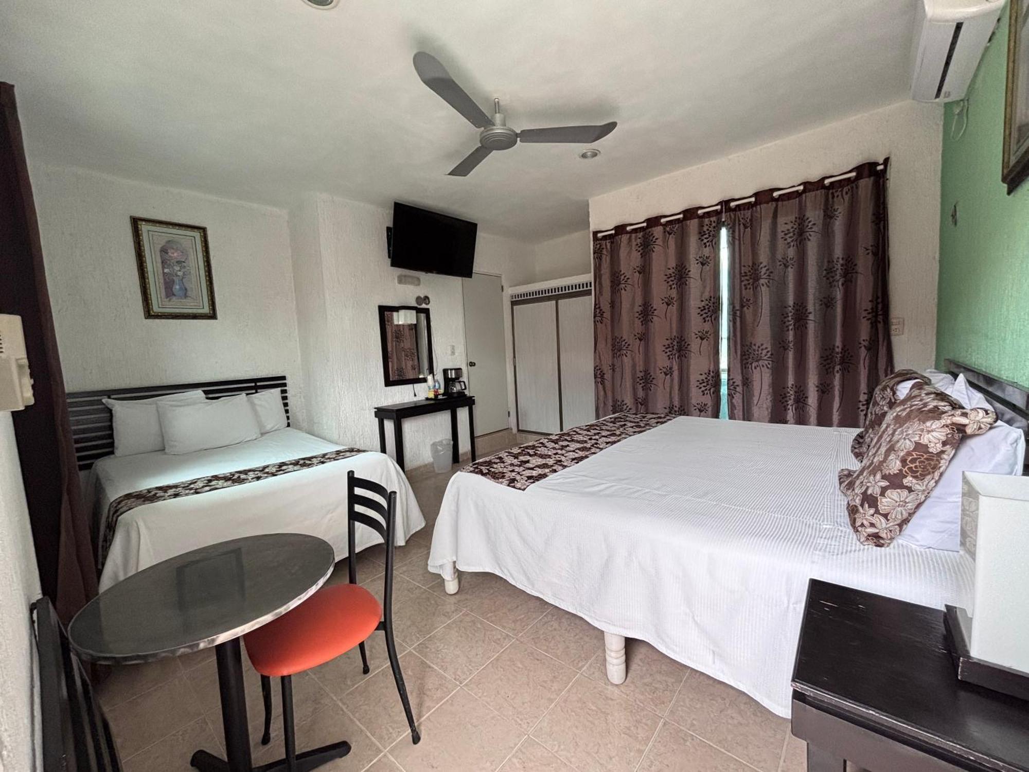 Hotel Posada Mercy Río Lagartos エクステリア 写真