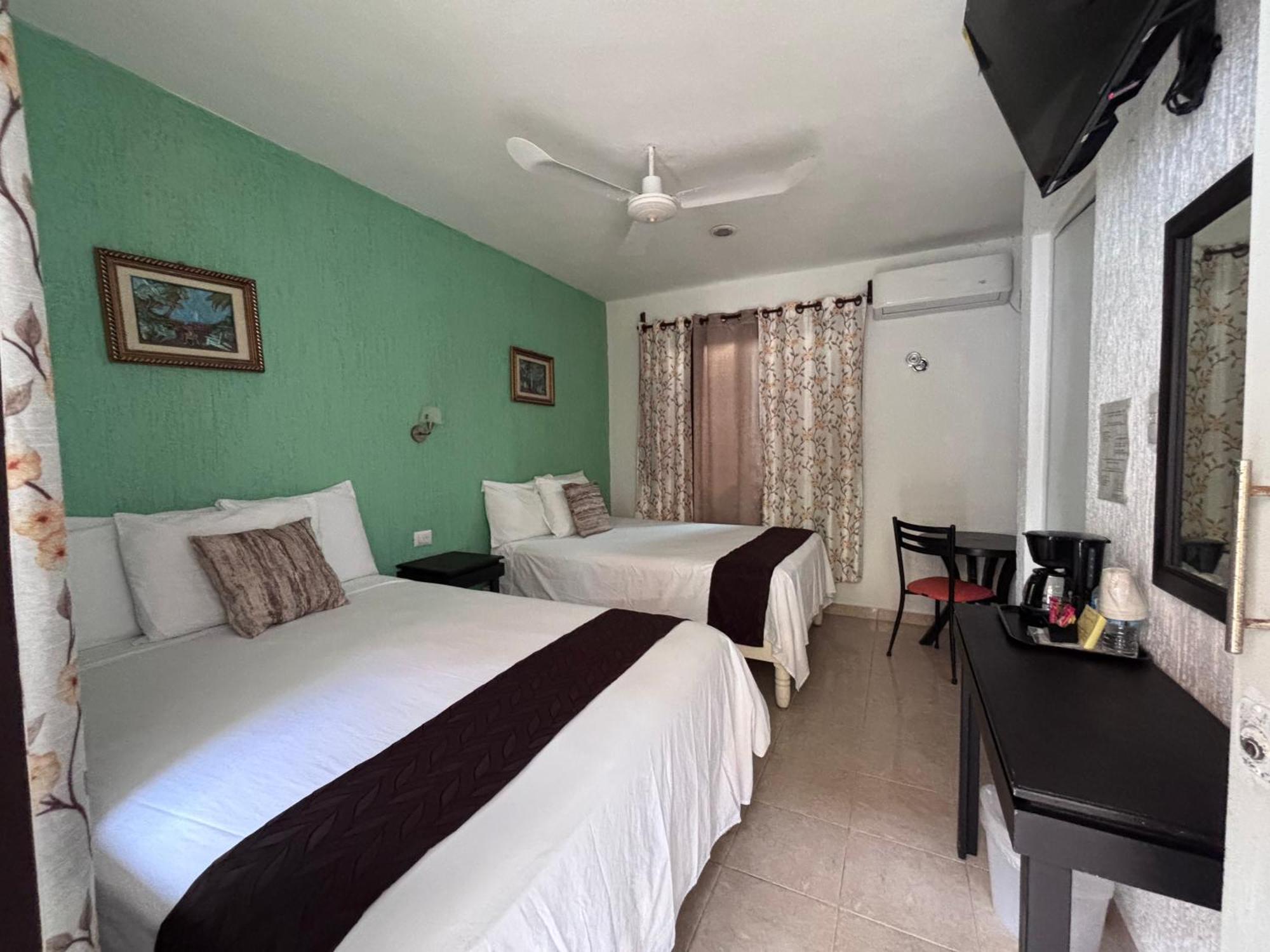 Hotel Posada Mercy Río Lagartos エクステリア 写真