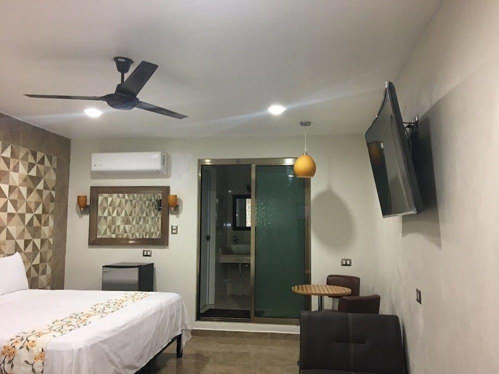 Hotel Posada Mercy Río Lagartos エクステリア 写真